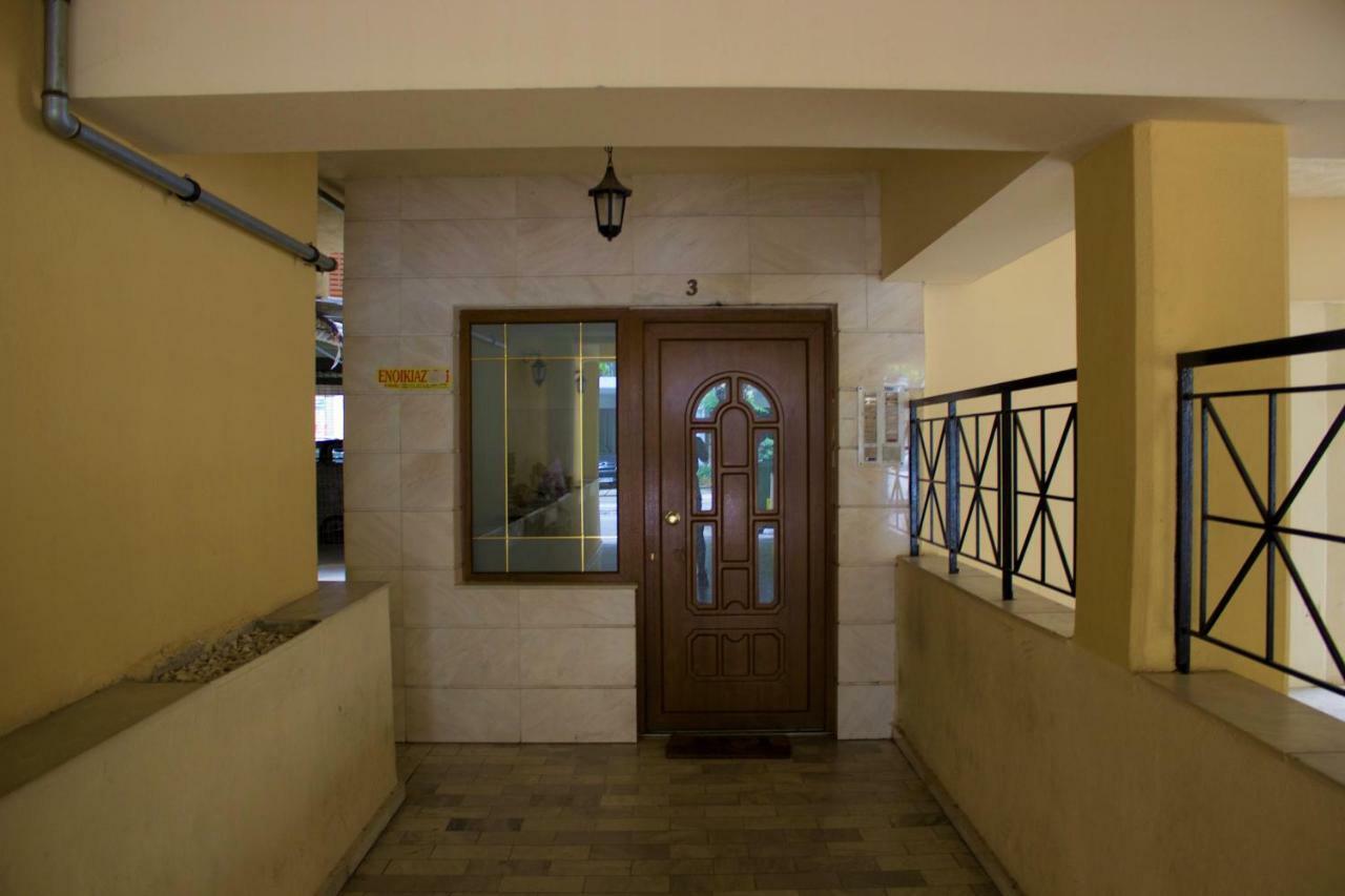 Cute Apartment In The Center Of The City Лариса Екстериор снимка