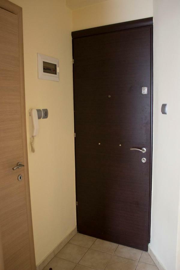 Cute Apartment In The Center Of The City Лариса Екстериор снимка