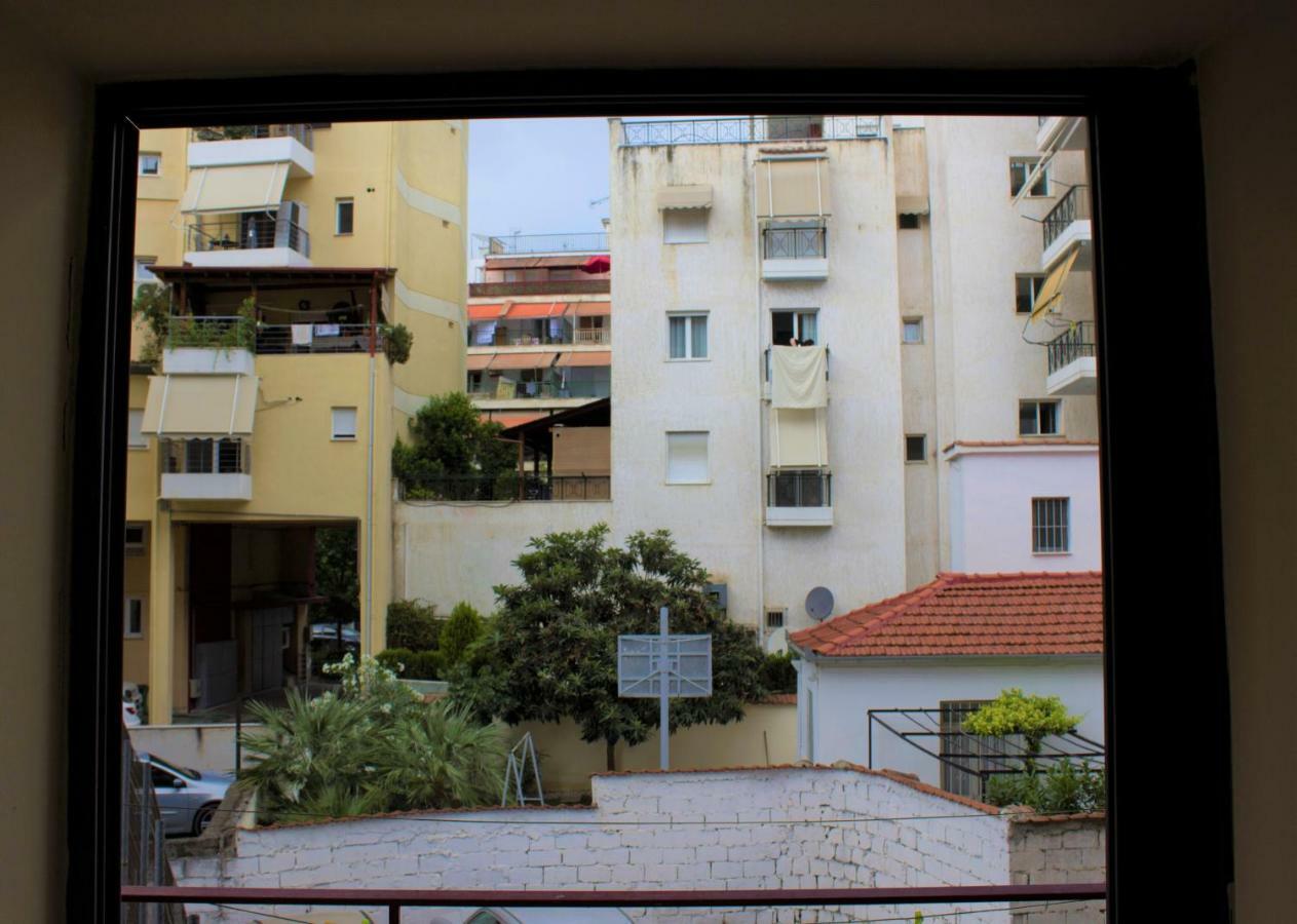 Cute Apartment In The Center Of The City Лариса Екстериор снимка